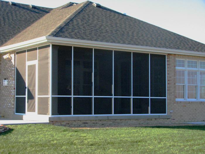 Aluminum Screened Porch - Chair Rail Model